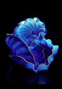 Dale Chihuly, Lapis Seaform Set with Yellow Orange Lip Wraps, 1994 Photo: Robert Whitworth